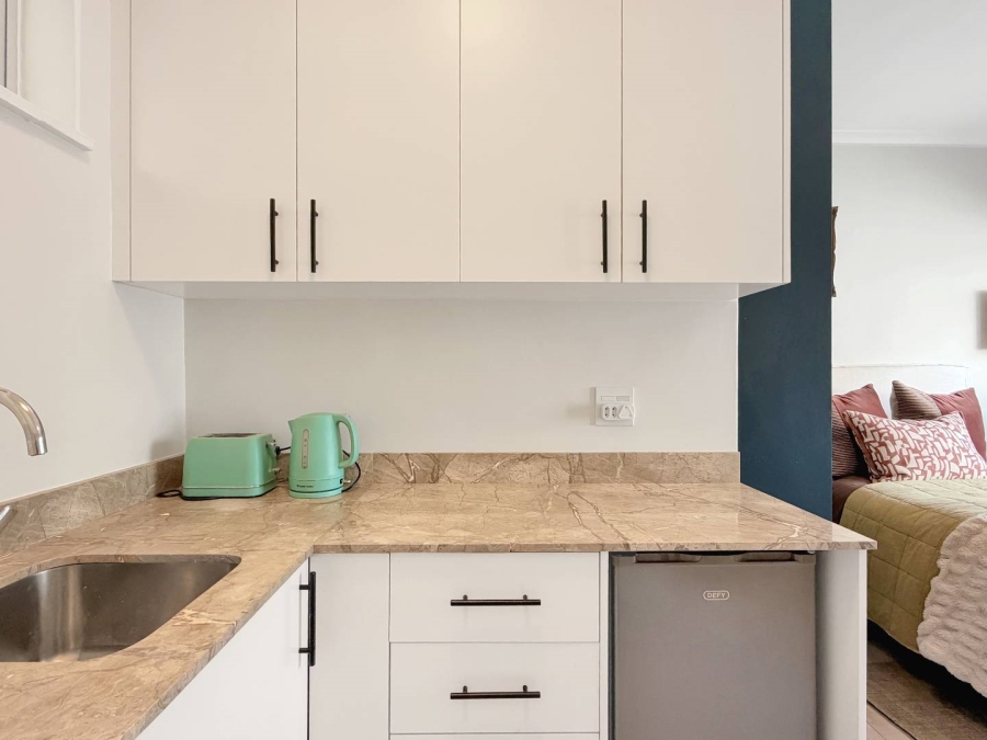 1 Bedroom Property for Sale in Three Anchor Bay Western Cape